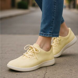 Allbirds Yellow Lace-Up Sneakers size 8 wool runner